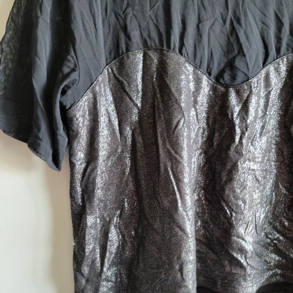 H&M Divided Shimmer and Black Mesh Crop Top Shirt Short Sleeve Size XS EUC - Picture 2 of 4